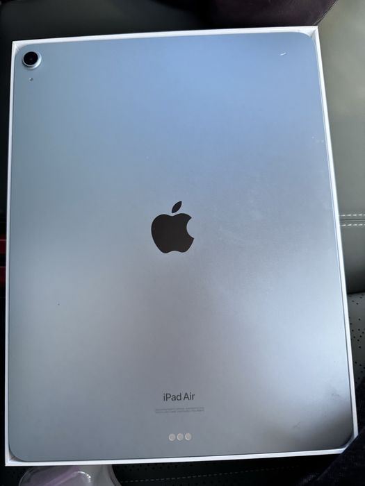 Ipad Air 13 inch (M2) 2024 года.