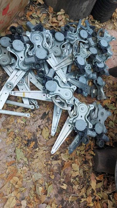 моторчик,радиатор печки,стеклоподъемники,,термостаты,сервопривод