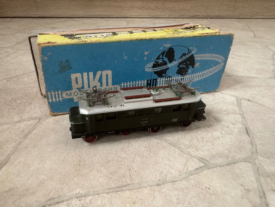 Locomotiva electrica Piko H0 E44 131