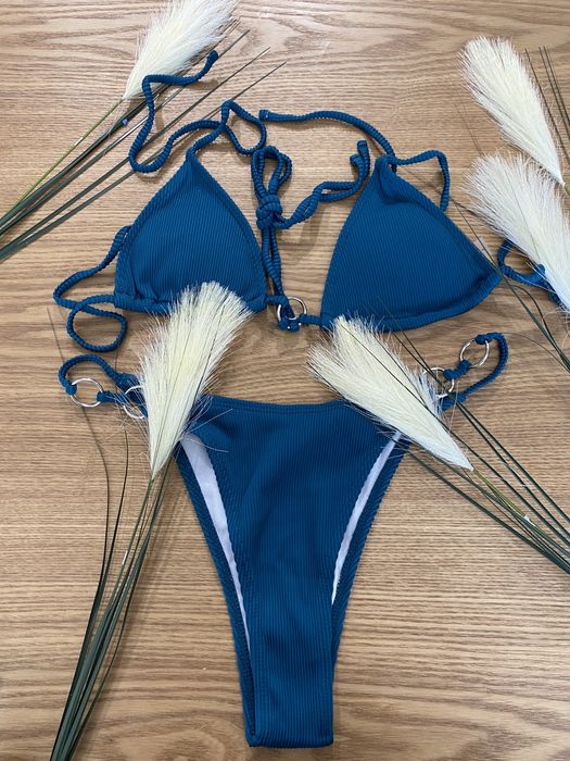 Бански от висококачествена материя