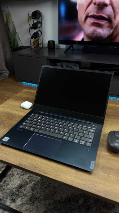 Laptopul Lenovo IdeaPad S540-14ML Intel Core i5 10210U și 8GB RAM functioneaza perfect, aspect 9/10