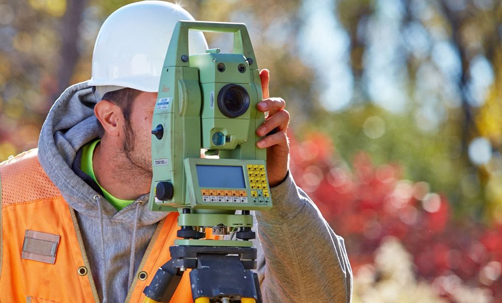 Топосёмка ва бино иншоат қурилиши учун лойихалаш хизмати. 
Ўзбекистон