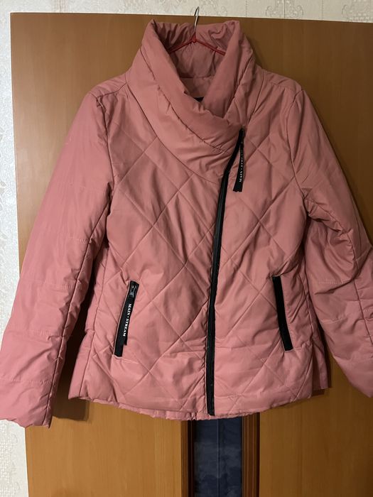 Ветровка женская