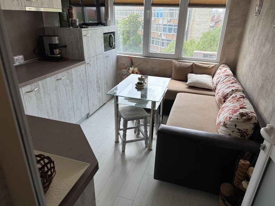 Продава се Двустаен апартамент в Русе, Център - 25 кв.м за 2600 €/кв.м - Снимка #7