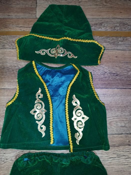 Продам детский костюм национальный