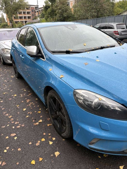 Volvo V40 D3 R-Design НА ЧАСТИ