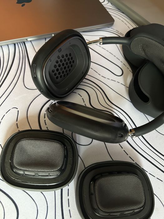 Продам airpods max оригинал