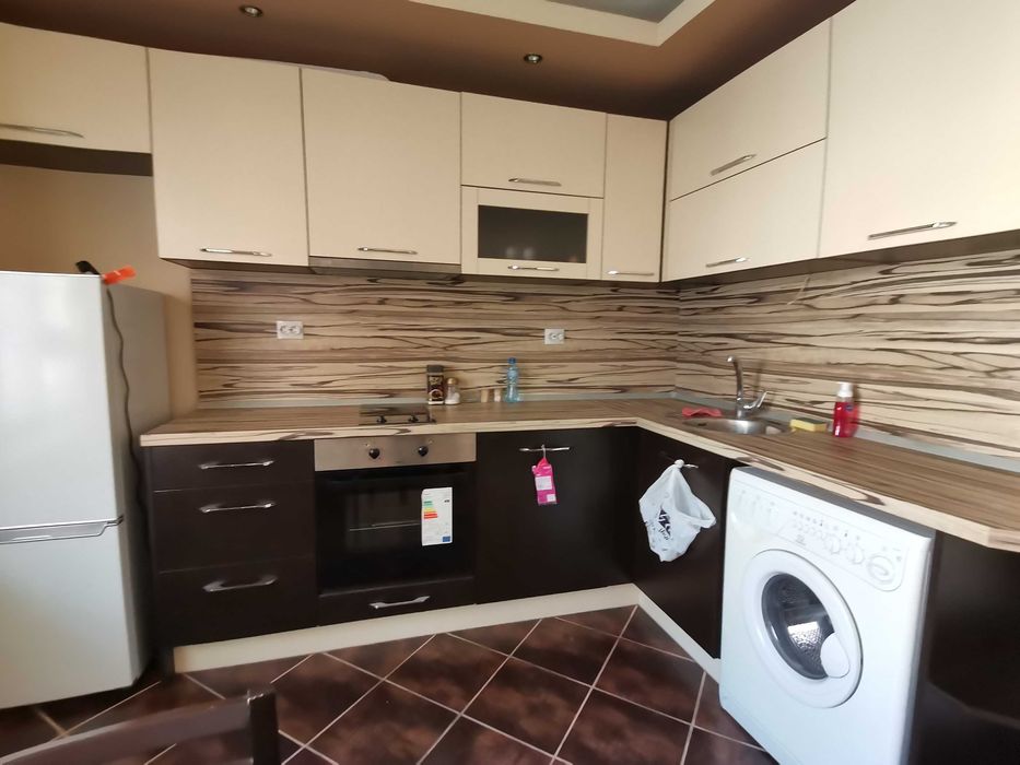 Дава се под наем Двустаен апартамент в Бургас, Център - 60 кв.м за 229.5 € - Снимка #2