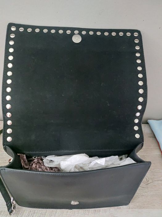 Сумка Franco Manatti черная, с клепками