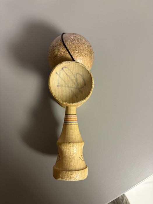 Kendama ken lotus element rainbow+ tama miguel pink
