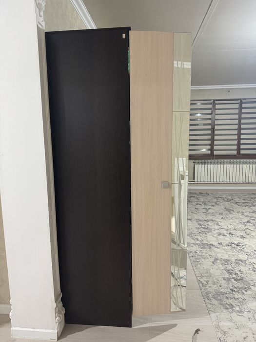 Продам шкаф-горку