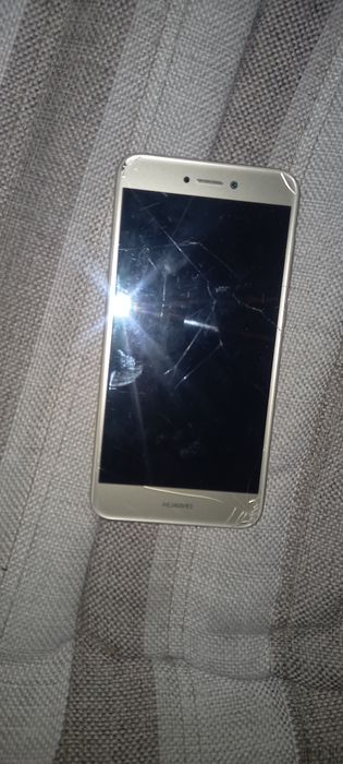 Продам  телефон Huawei на запчасти