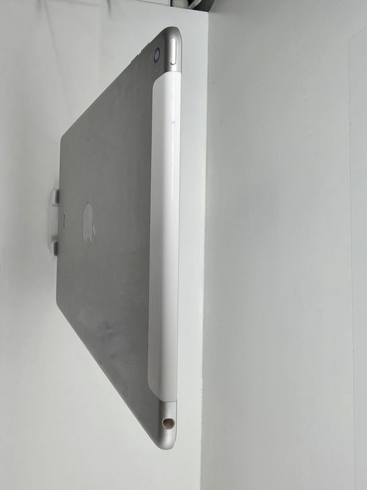 iPad gen 2 Cellular + Wifi Sanatate baterie 91%