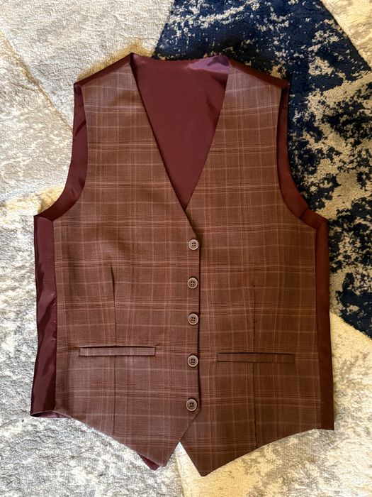 Costum bărbați aproape nou