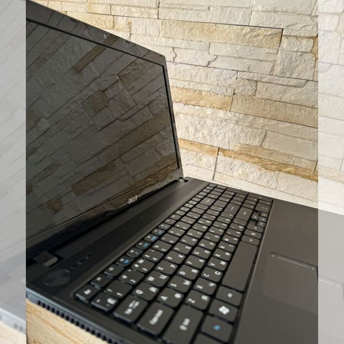 Ноутбук  Acer N15
Intel AtomX5-E8000
DDR4 2 Gb
Hdd 500 Gb
DWD -RW
WiFi