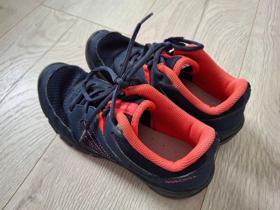 Adidasi drumetie fetite