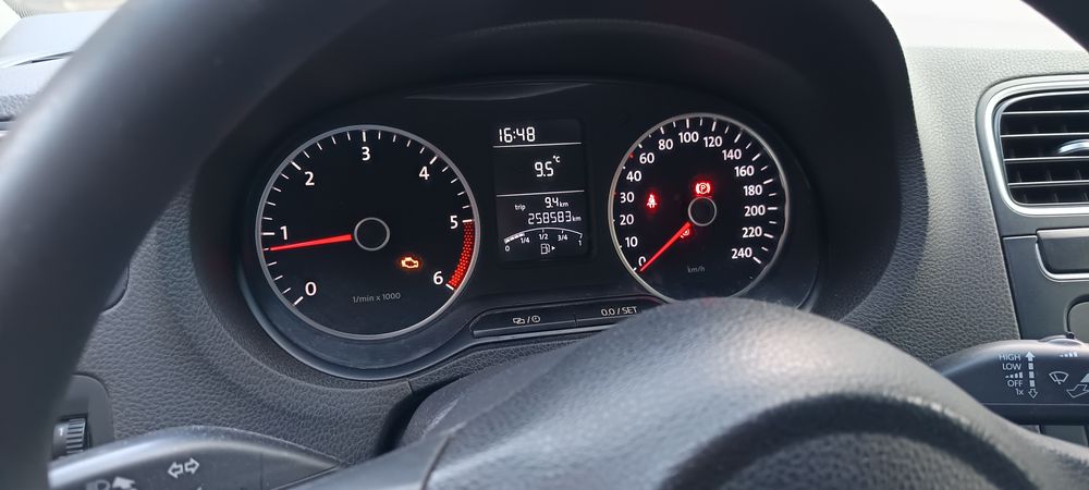 Vând Volkswagen polo 2013.