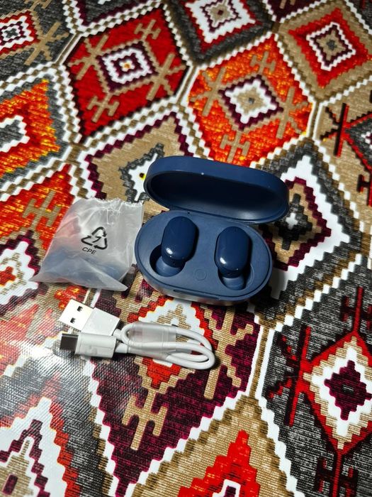 Айрдотс и блитуз наушники