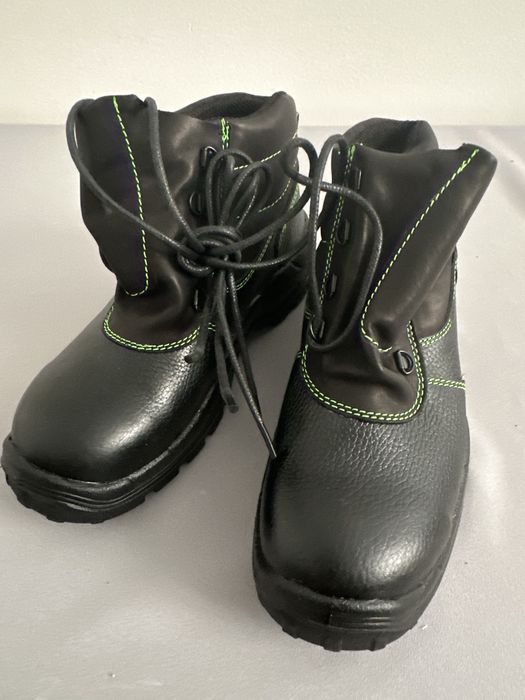 Продам спец. обувь