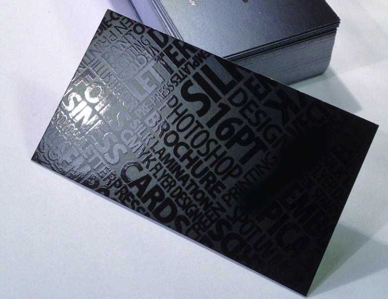 Черные визитки с лаком