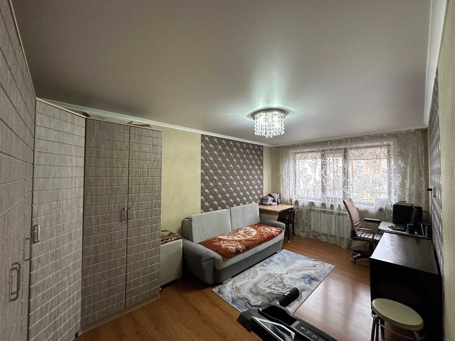 Светлая и уютная 3-ком на Юго-Востоке с кухней 7,3м². Муканова 6/3.