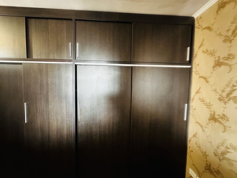 Продам большой шкаф