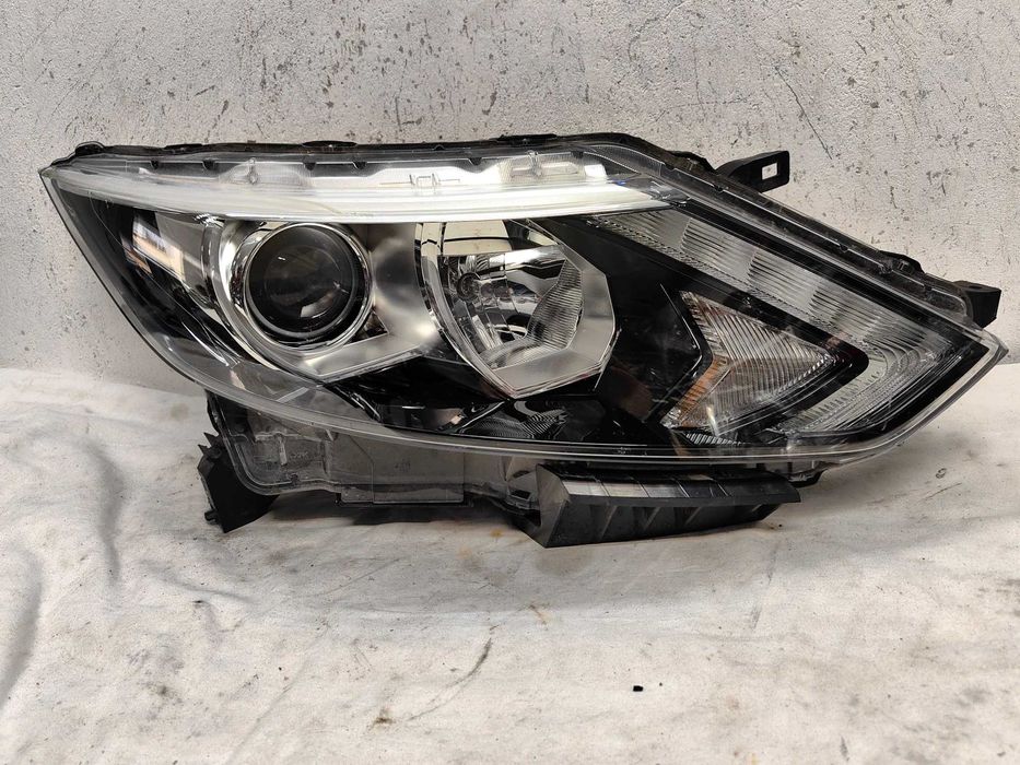 Оригинален фар Нисан Nissan Qashqai Led