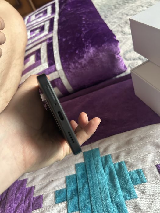 Телефон 180000 тг