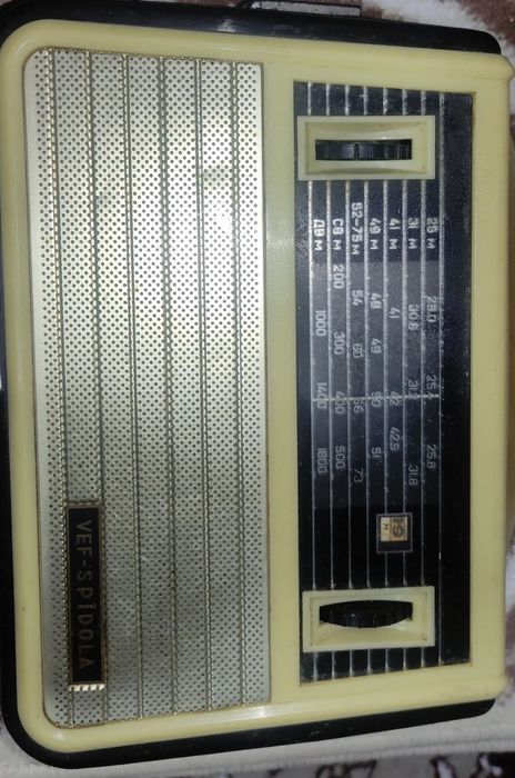Радиоприемник Веф спидола сотилади
