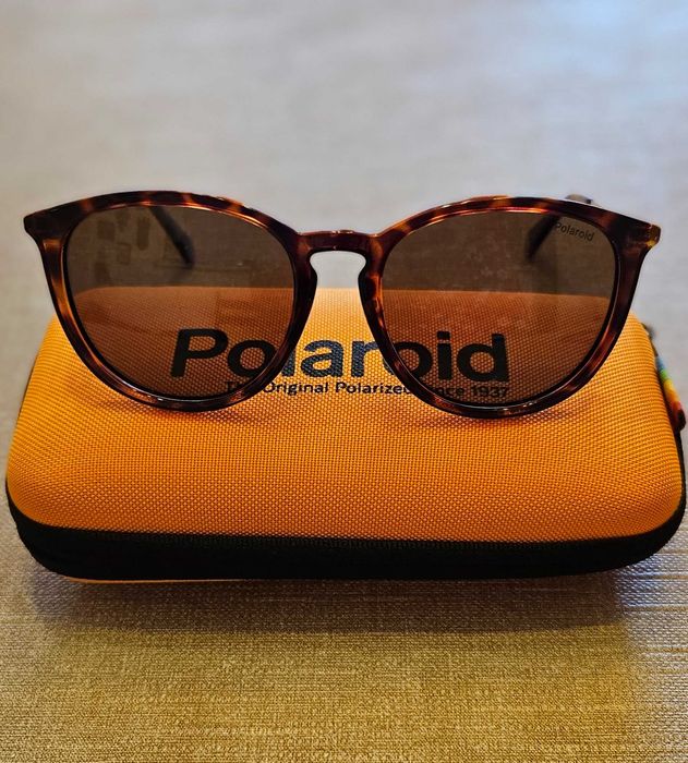 Дамски слънчеви очила Polaroid - 60 лв