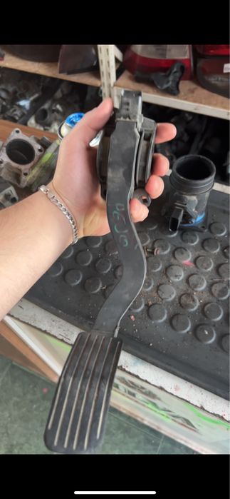 Pedala acceleratie peugeot 307 2.0 hdi