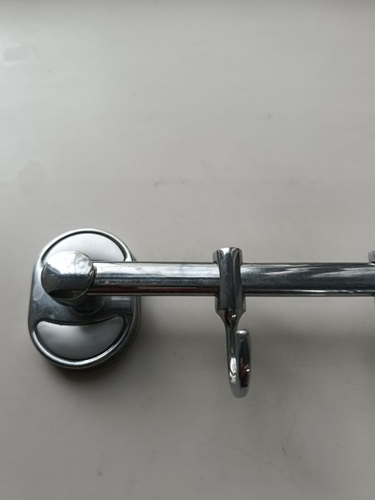 Продам новую вешалку