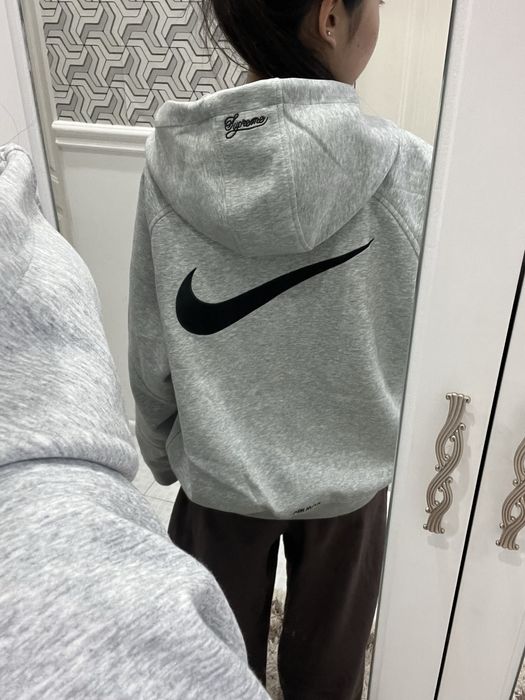 Зипка Nike&Supreme