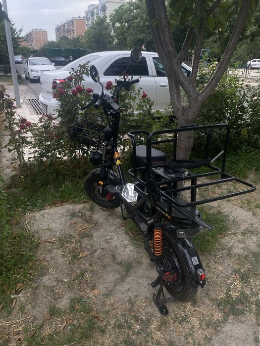 Sotiladi skuter Monster Electrovelik