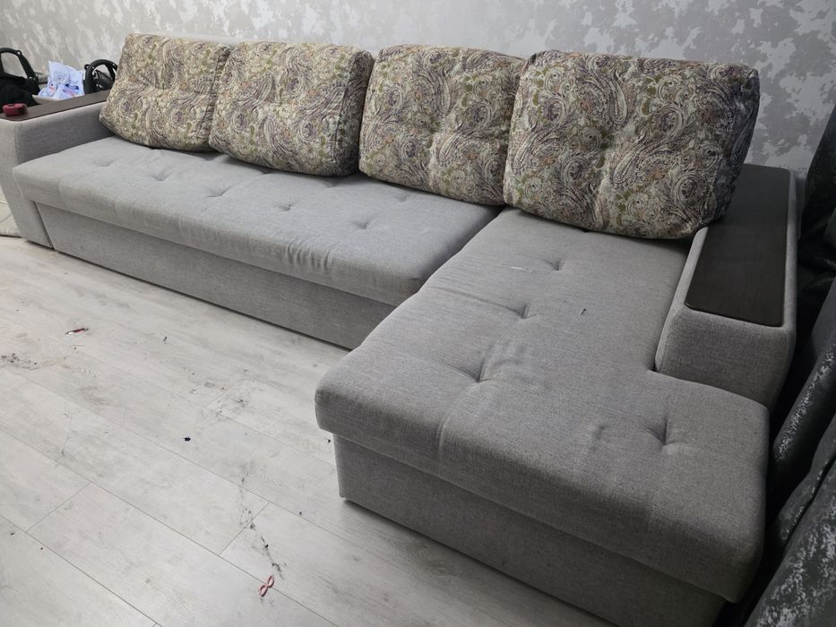 Продам диван в хорошем состоянии