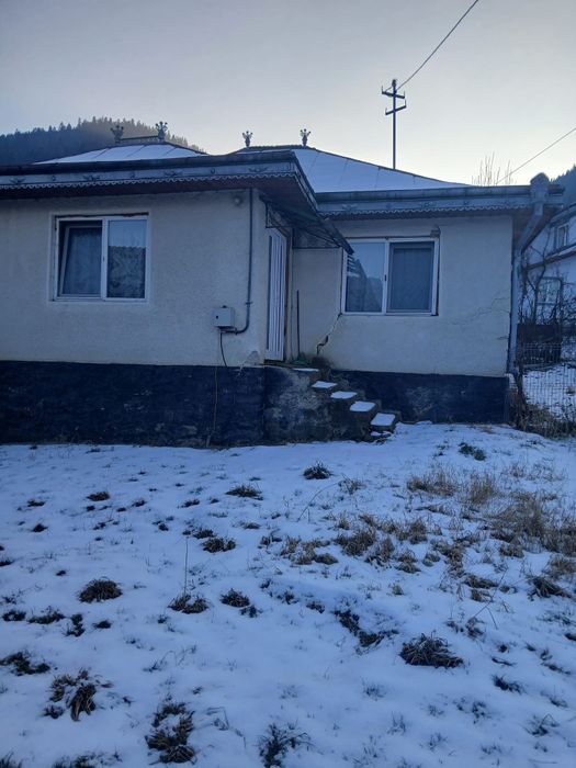 Casa,anexe teren 10.409 mp