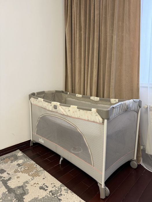 Манеж-кровать JOIE