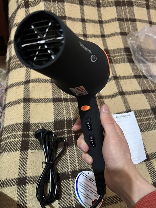 Polaris PHD 2038Ti фен черный