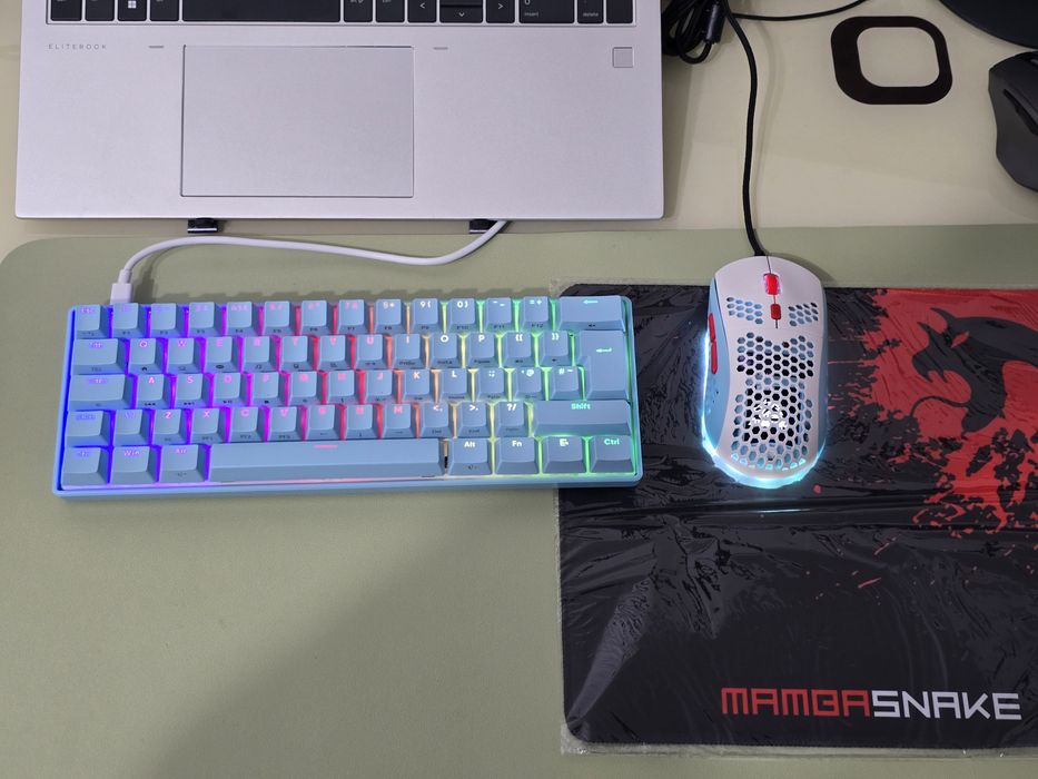 Set Gaming RGB: Tastatură mecanică 60% + Mouse RGB + Mouse Pad