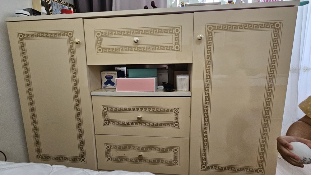 Спальный гарнитур