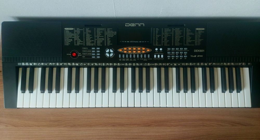 Синтезатор DENN DEK601