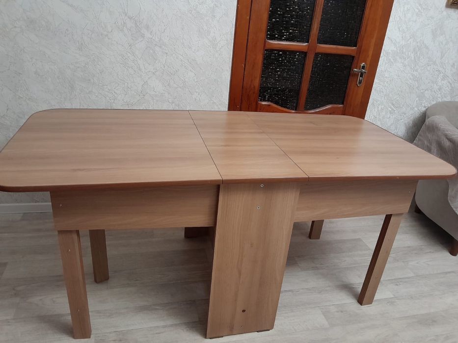 Продам стол в хорошем состоянии