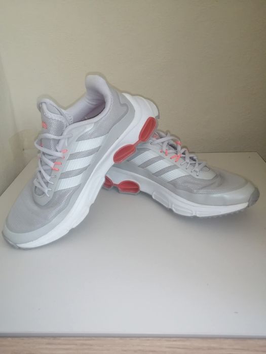 Маратонки  adidas  38