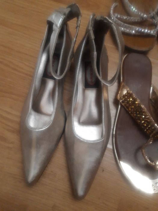 женская обувь модельная.