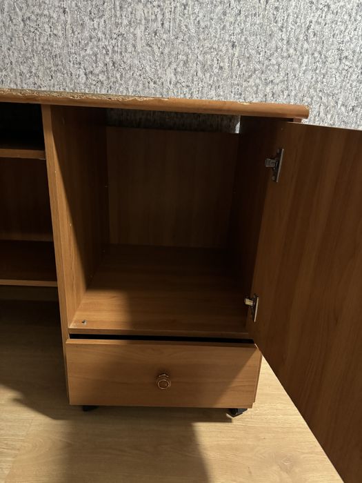 Компьютерный стол БЕСПЛАТНО