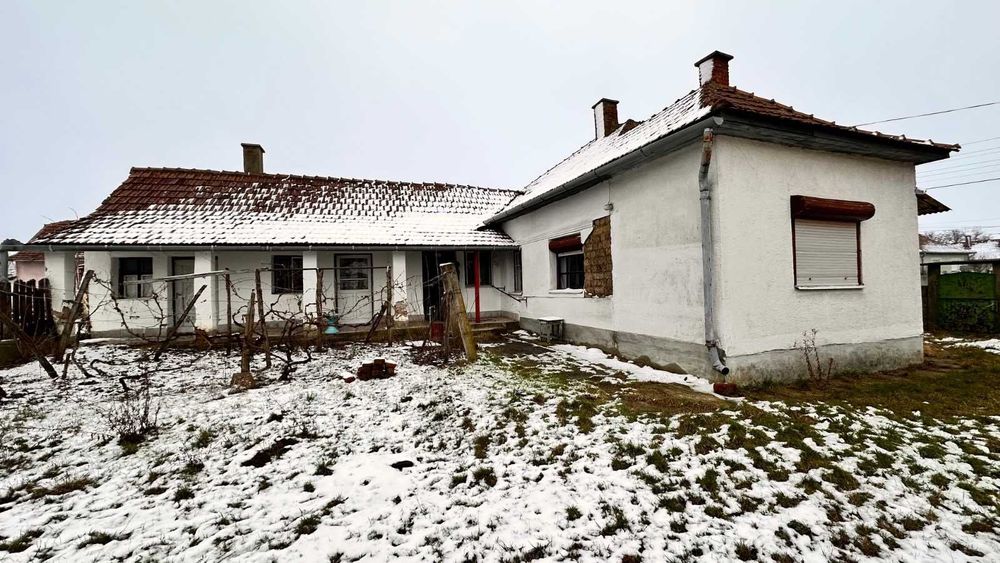 DE VÂNZARE 4 Case În Ungaria