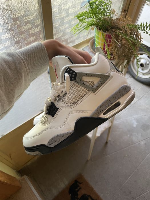 Vand URGENT Jordan 4 White Cement
