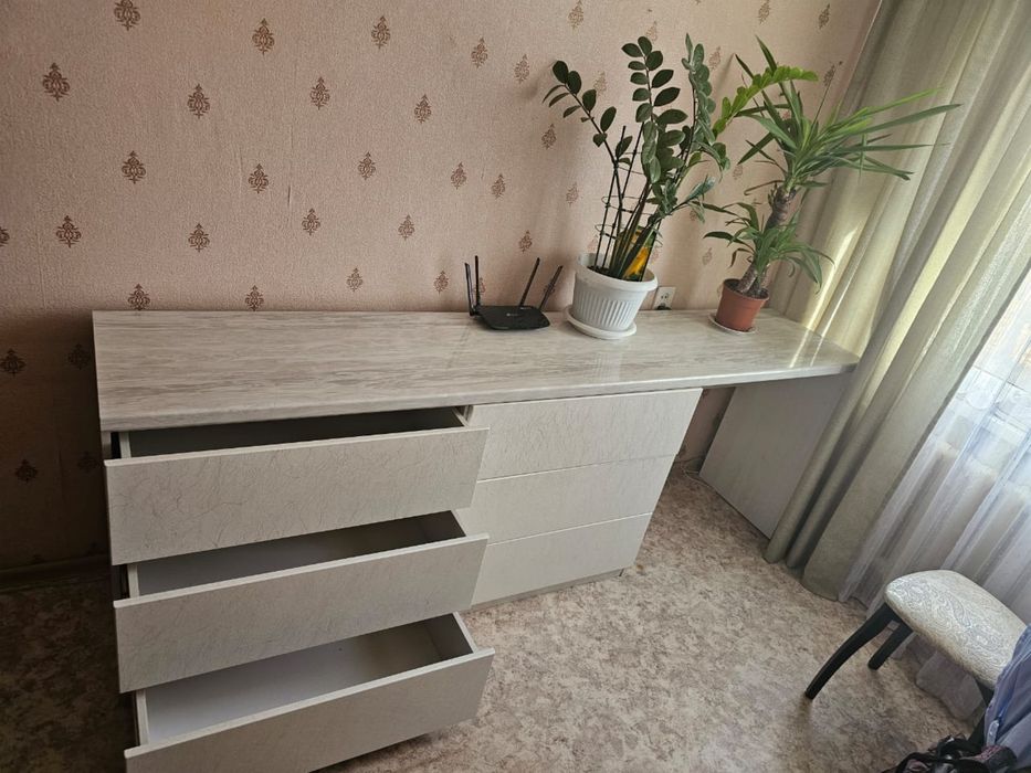 Продается современный комод