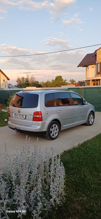 Vând Volkswagen Touran  2.0 TDI Highline 2004