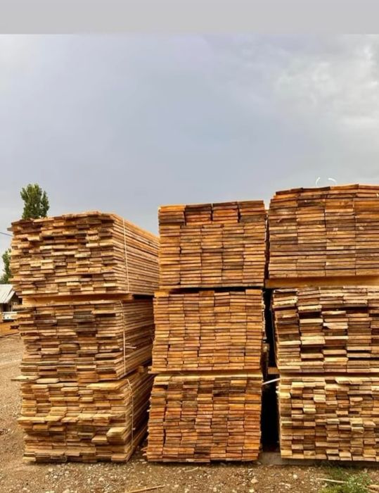 Vindem cherestea pana la lungimea de 11 m si lemne de foc